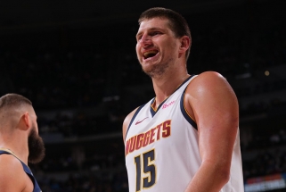 Jokičius juokėsi paskutinis: Valančiūnas išsibaudavo, o "Pelicans" nusilenkė NBA čempionams